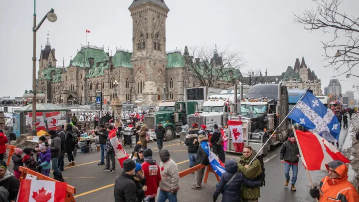 Canada: 12 protestatari străini, verificați de agenția de frontieră