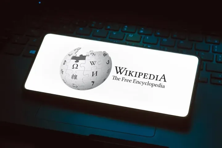 Studiu șocant: Wikipedia îi penalizează sistematic pe politicienii de dreapta