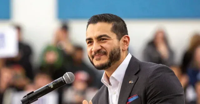 Războiul cultural din America: Candidatul El-Sayed promovează „îngrijirea de afirmare a genului”