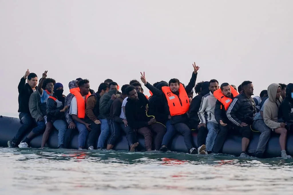 Studiu șocant: imigranții nu fac „munca pe care francezii nu o vor”